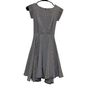 Fuchhi‎ Dress